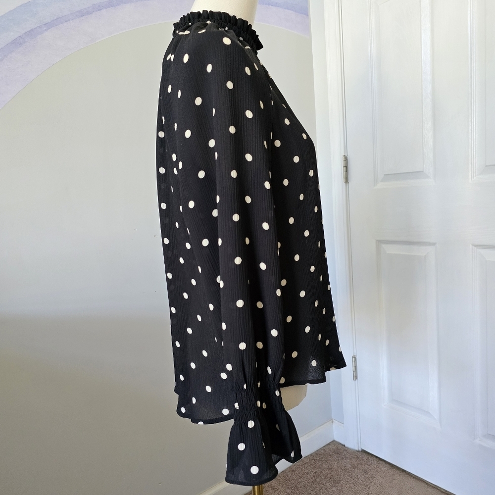 Loft | Medium | Black & White Polka Dot High Neck Blouse - Picture 5 of 9